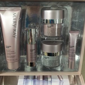 Mary Kay Timewise Repair Set
